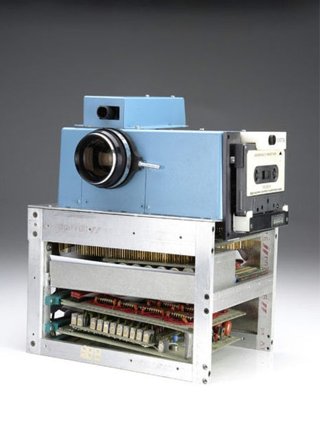 ¡Captura Histórica! En 1975, Steve Sasson de Kodak Marcó el Inicio de la Revolución Digital con la Primera Cámara Digital - Cyber Cache Tv