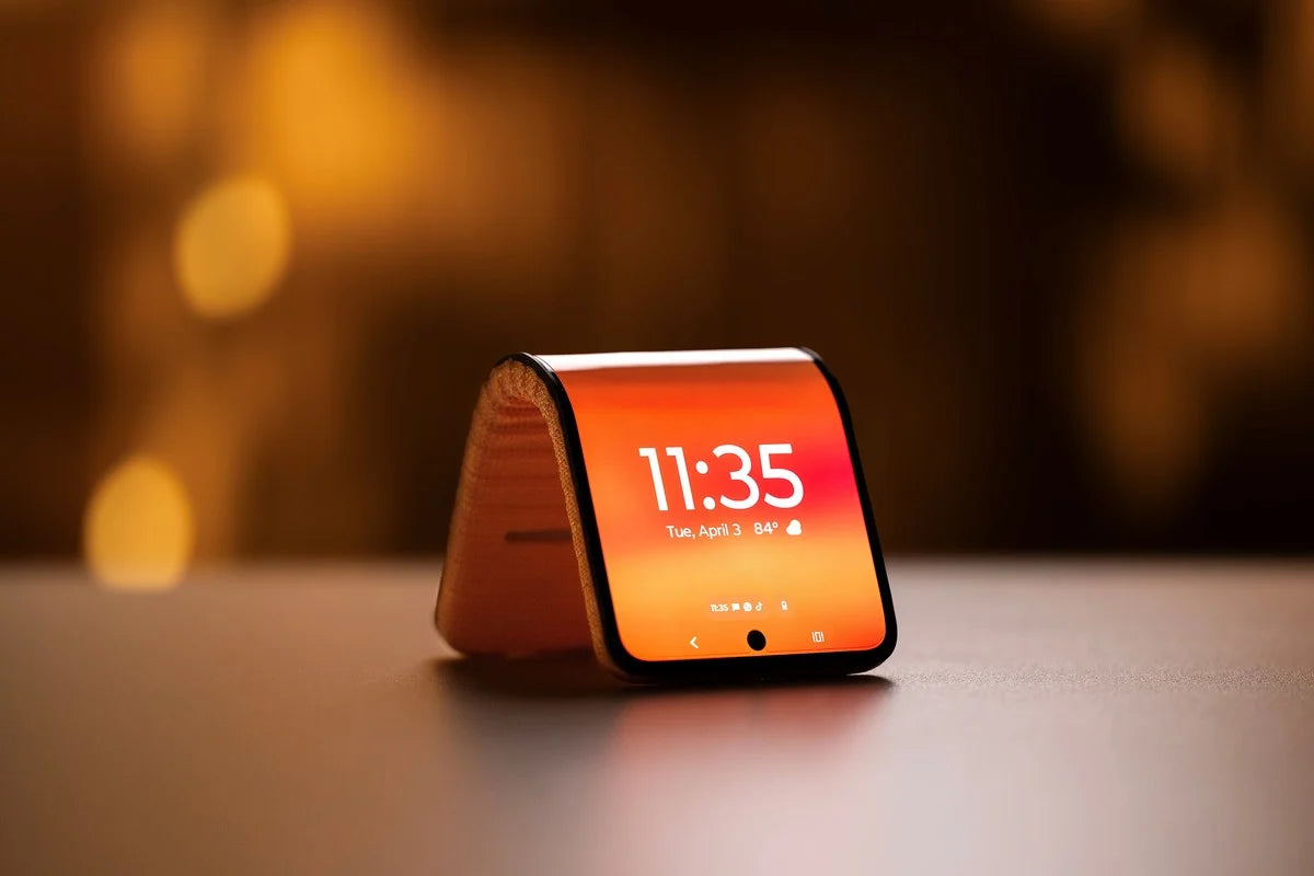 ¡Desata la Revolución en tu Muñeca! Motorola Impacta con un Prototipo de Smartphone Adaptable en Forma de Brazalete: Lleva la Tecnología a un Nuevo Nivel con Estilo -  Cyber Cache Tv